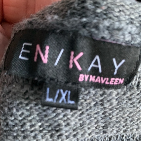 Gray sweater with geometric detail - Picture 4 of 5